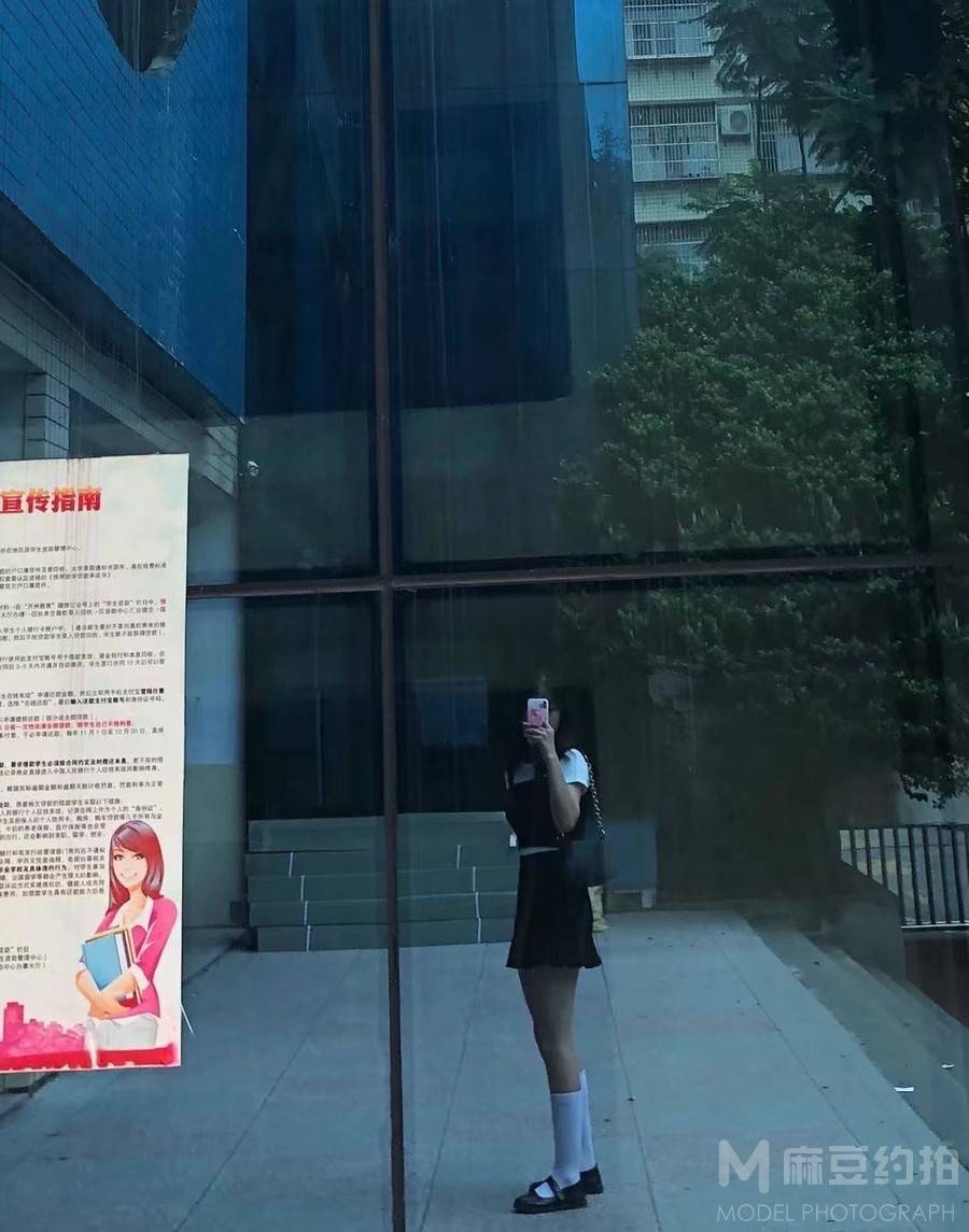 校园模特