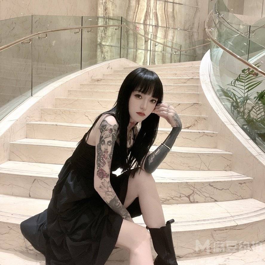 黑白模特