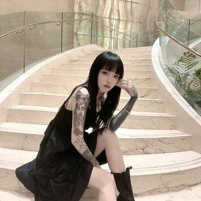 黑白模特