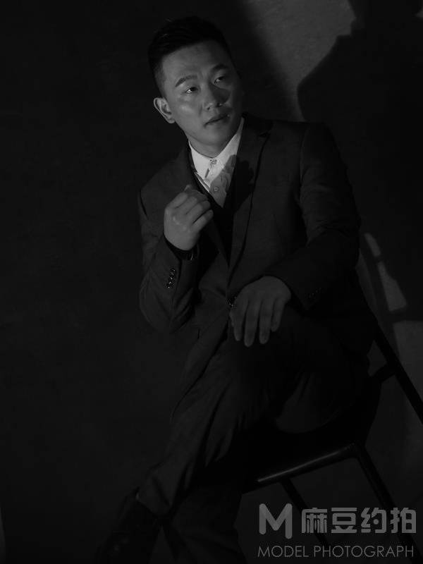 黑白模特