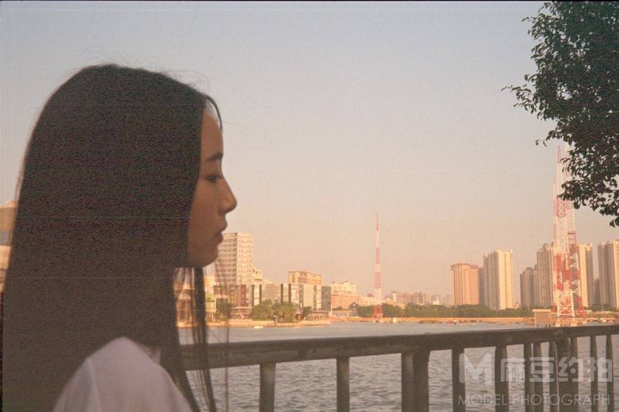 胶片模特