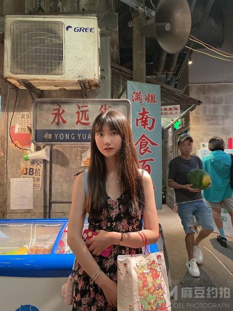 校园模特