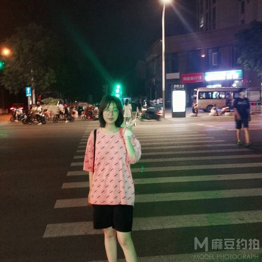 校园模特
