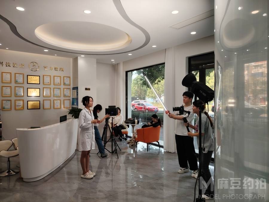 宝丽来模特
