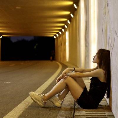 情绪模特