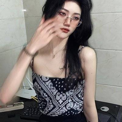 黑白模特