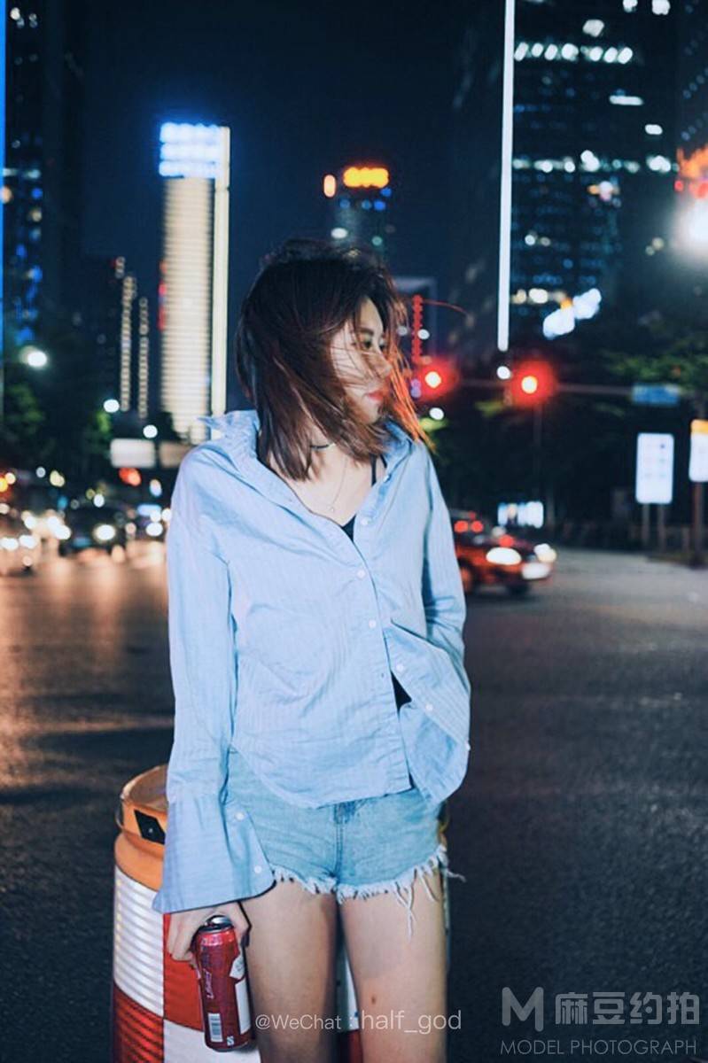 情绪模特