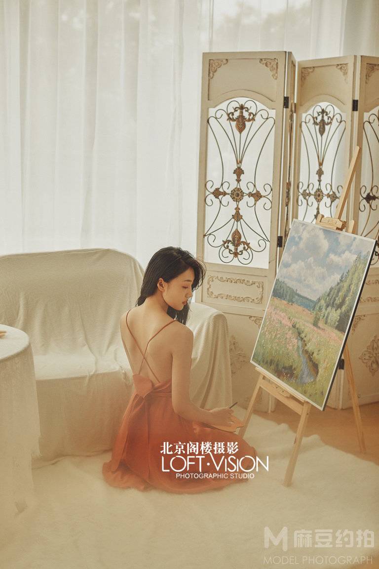 情绪模特