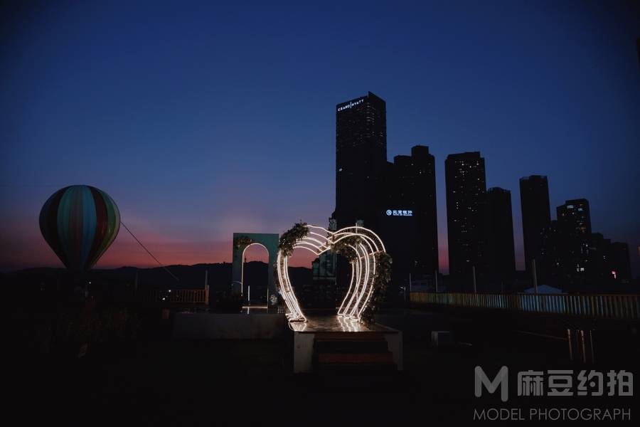 夜景模特