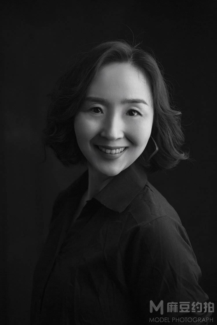 黑白模特