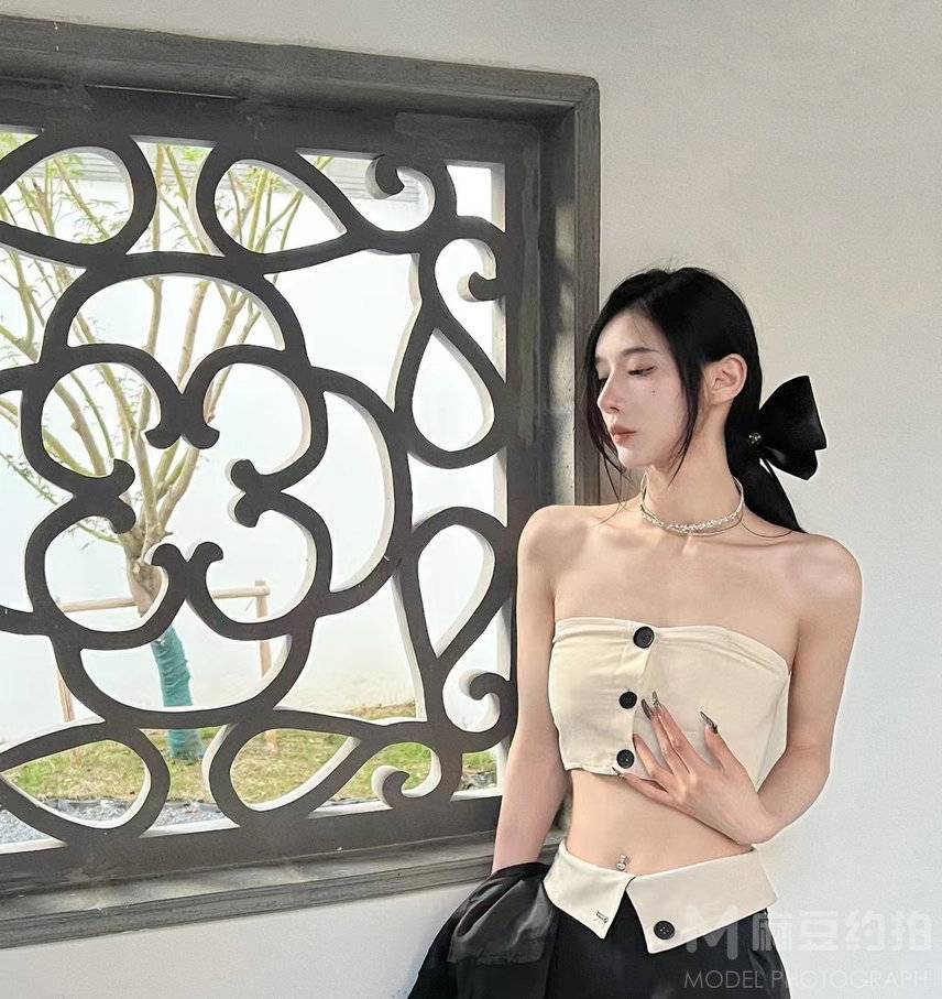 黑白模特