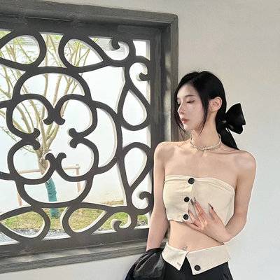 黑白模特