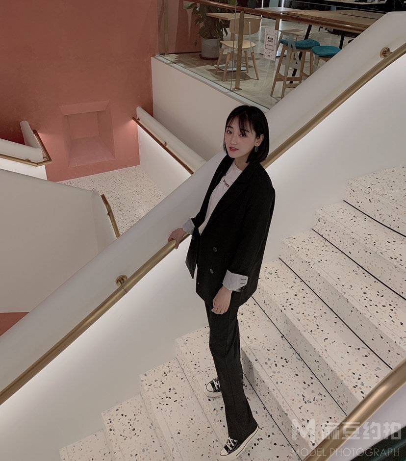 黑白模特