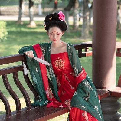 汉服模特
