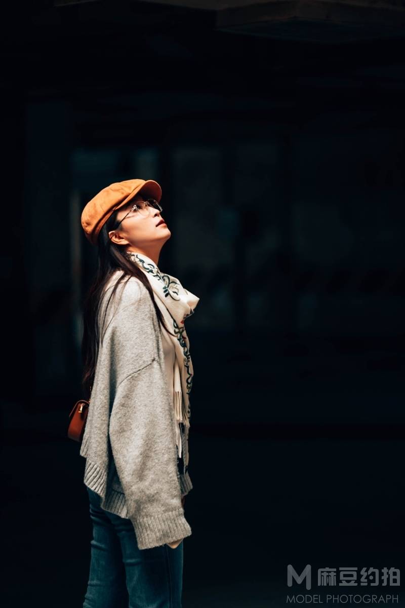 情绪模特