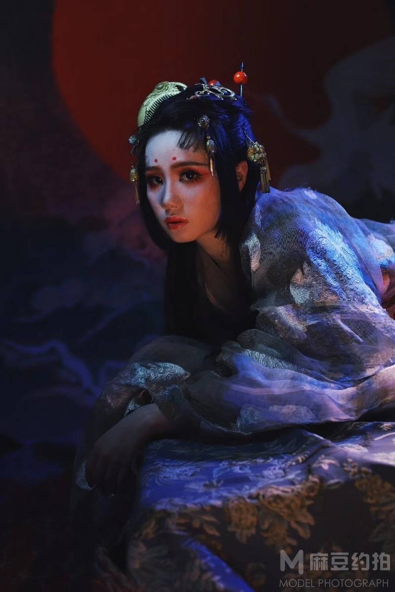 情绪模特