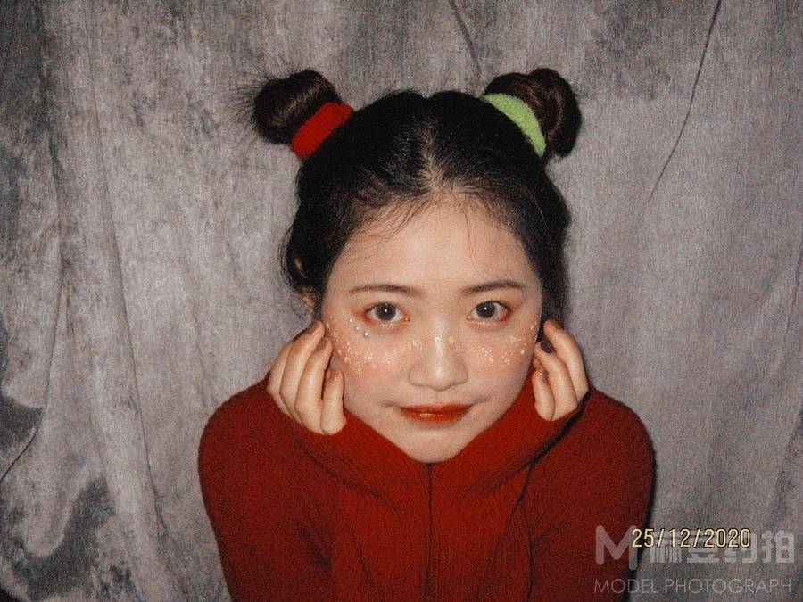 情绪模特