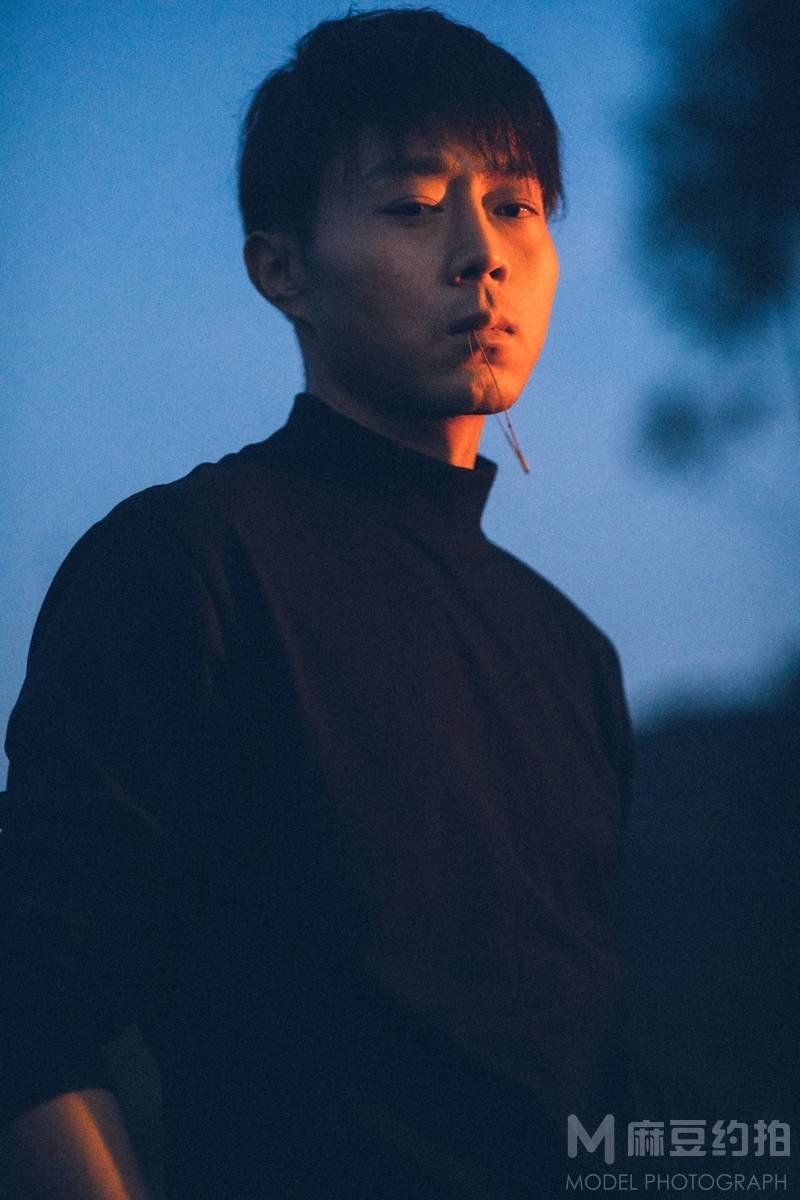 情绪模特