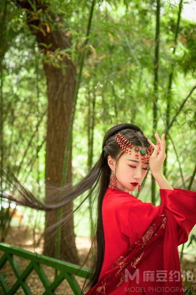 汉服模特