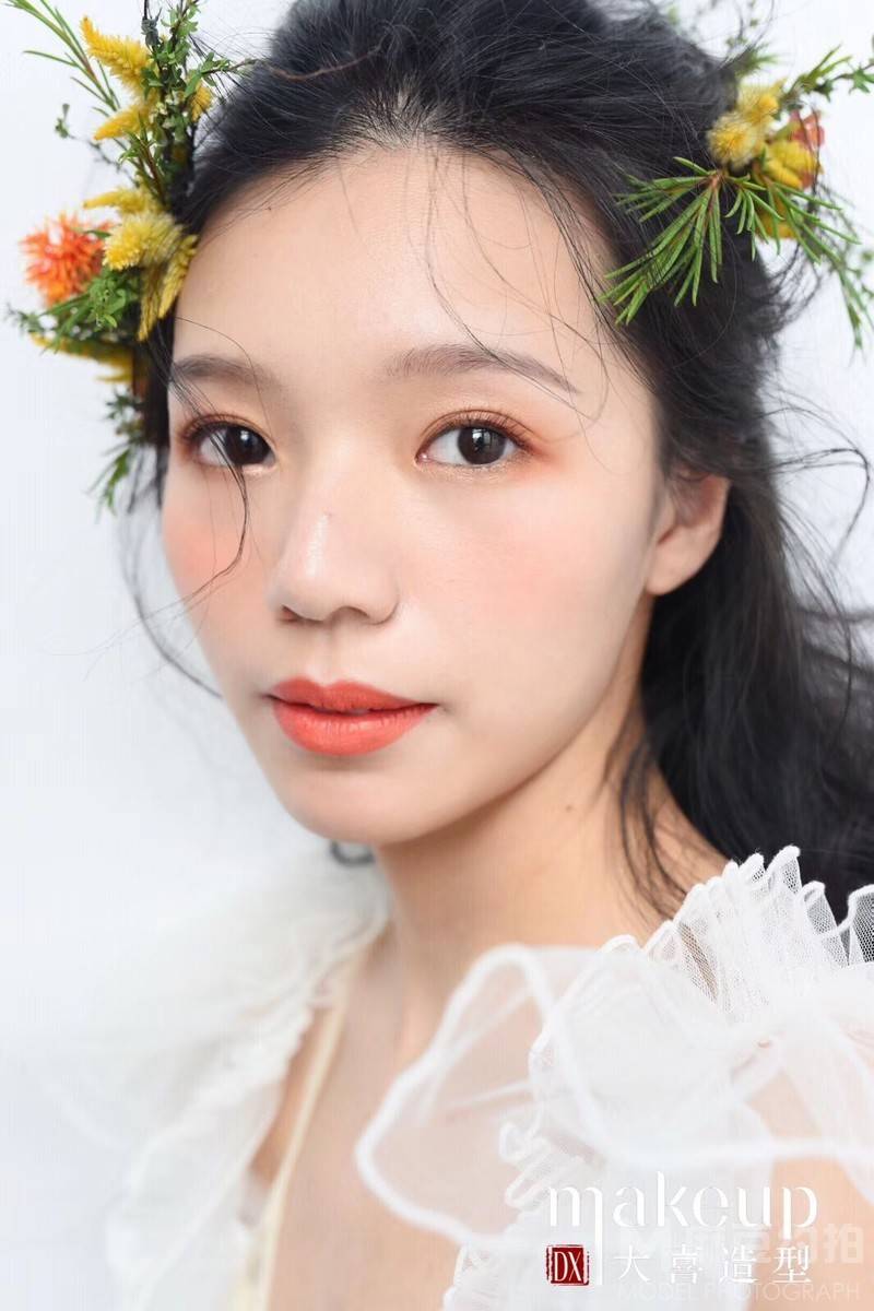 妆容模特
