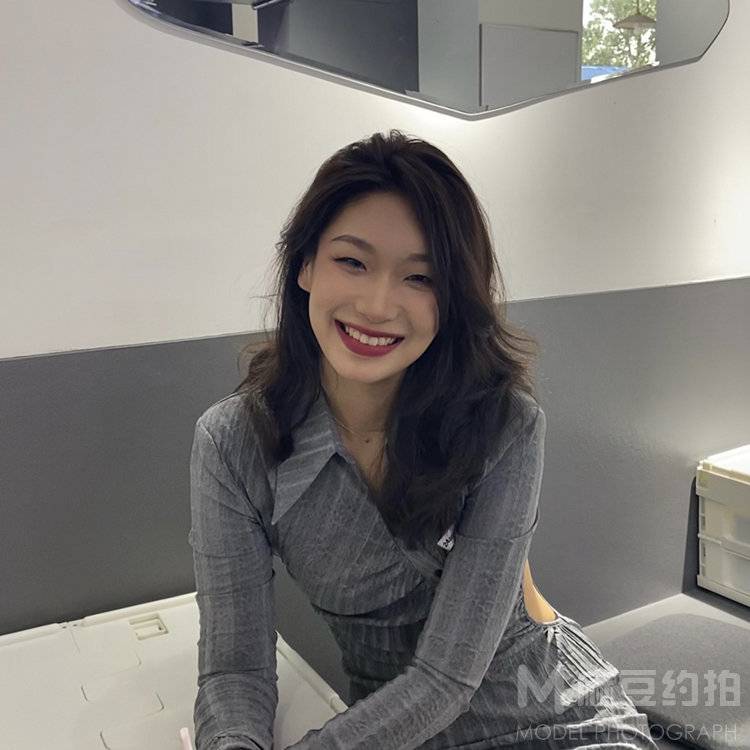 胶片模特