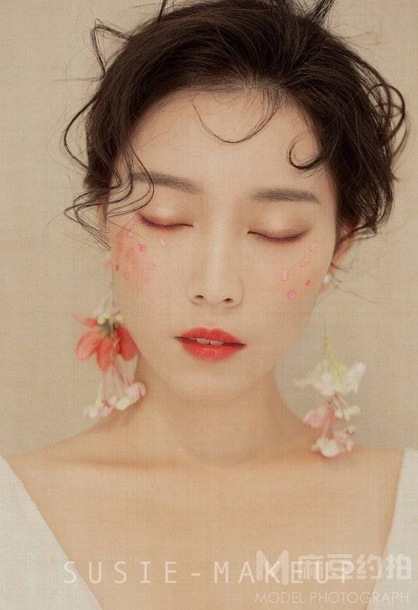 妆容模特