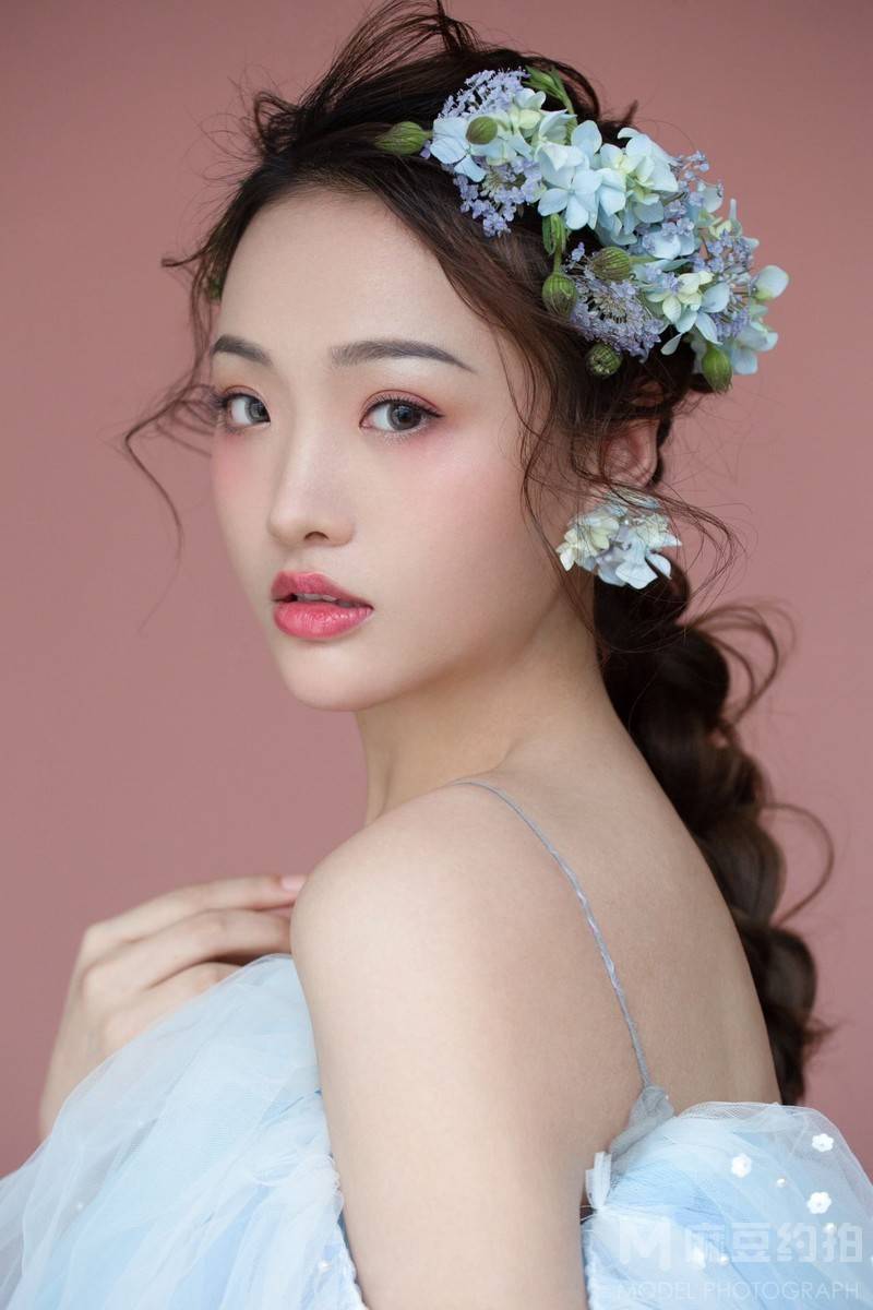 妆容模特