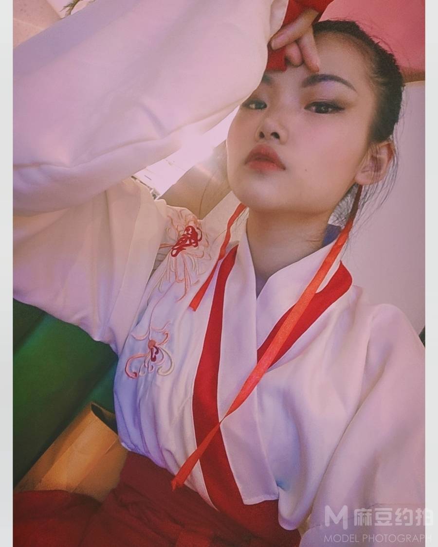 妆容模特