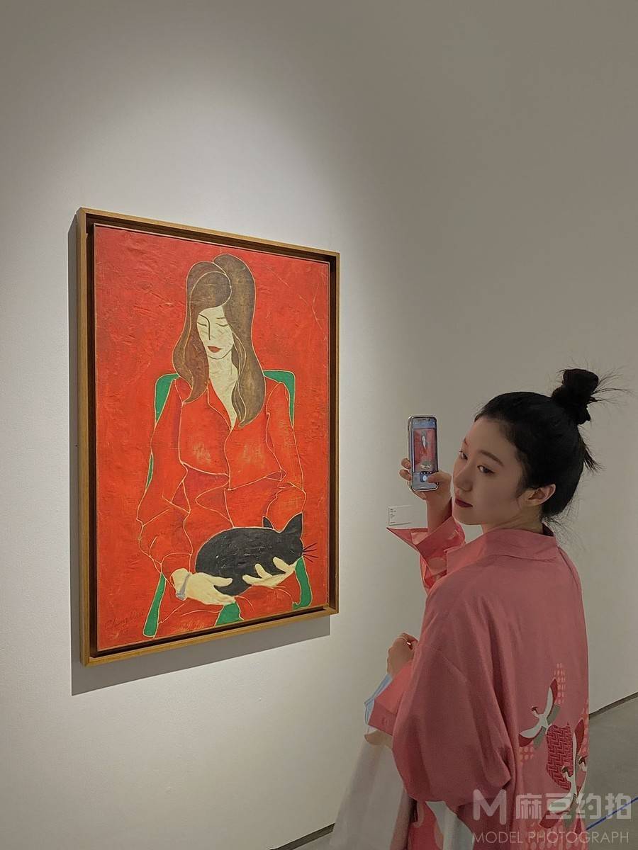 情绪模特
