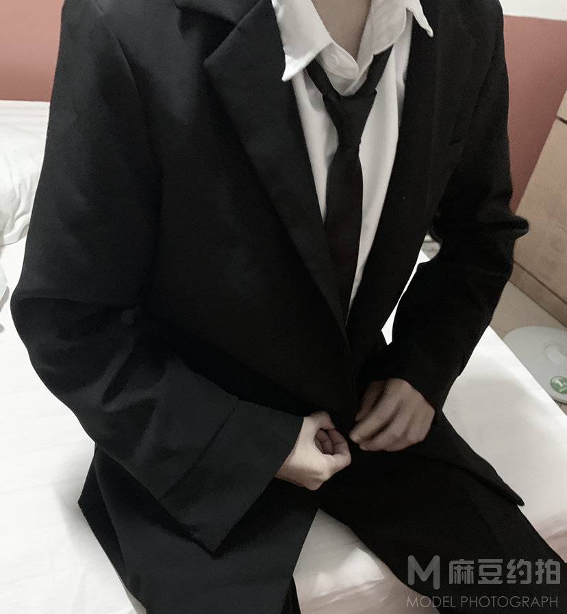 黑白模特