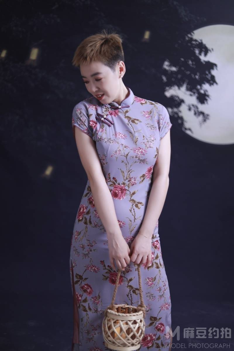 宝丽来模特