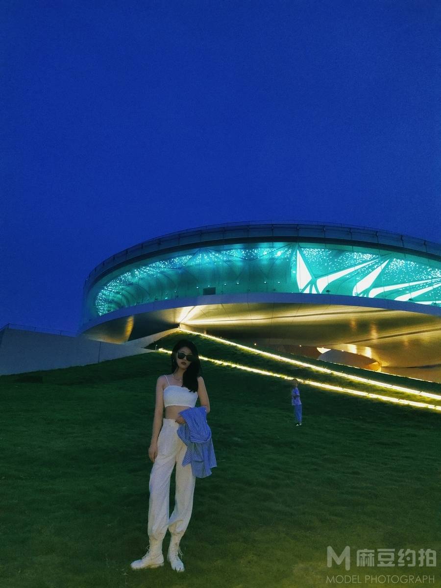 夜景模特