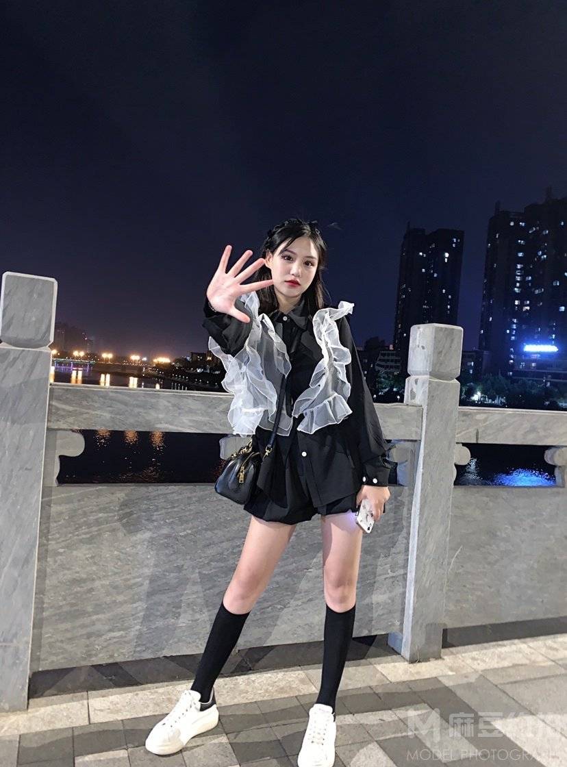 夜景模特