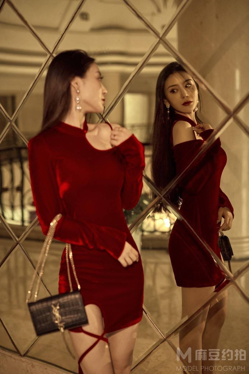 情绪模特