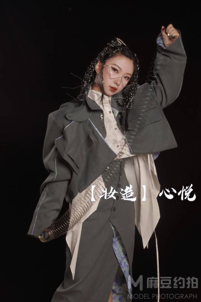 妆容模特
