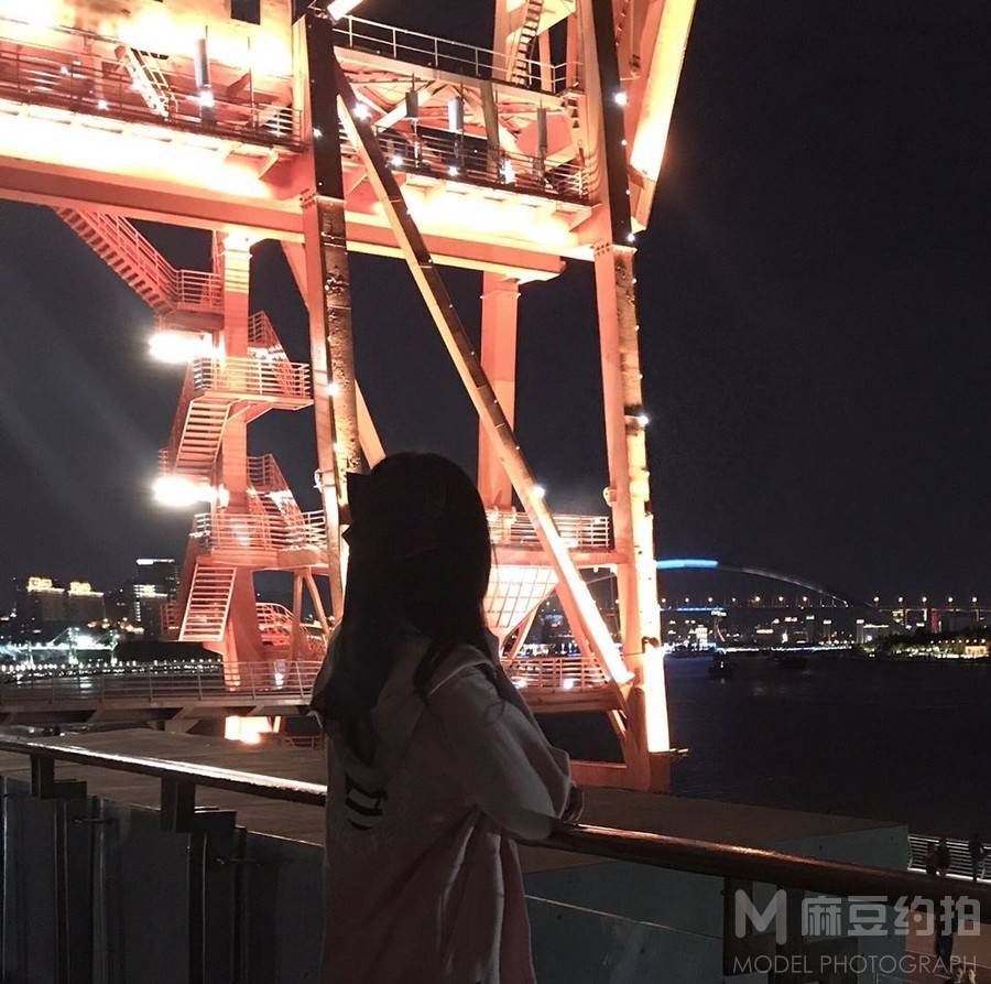夜景模特