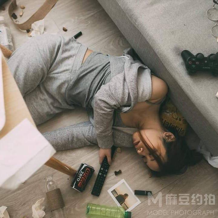 情绪模特