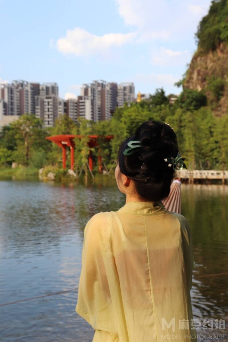 汉服模特