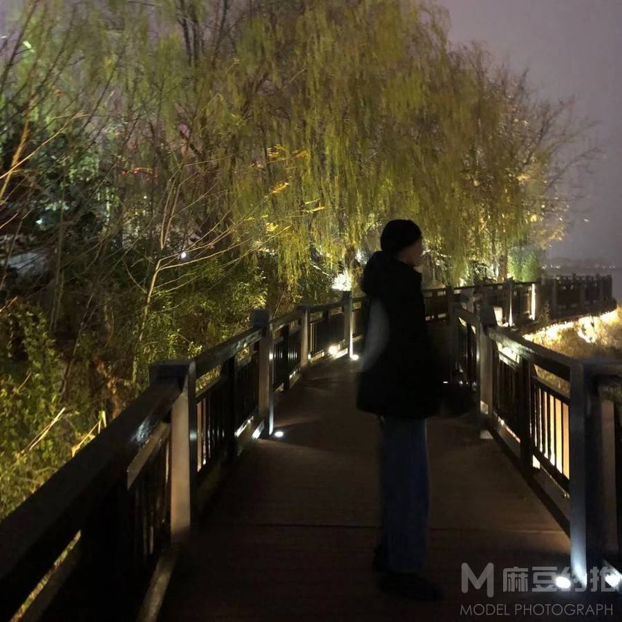 黑白模特