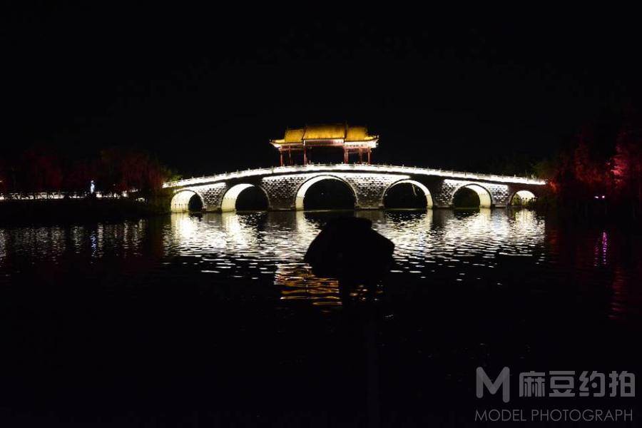 夜景模特