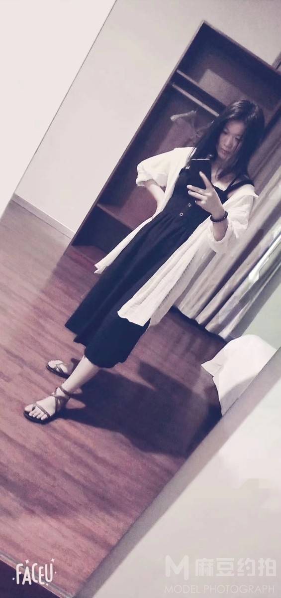 校园模特