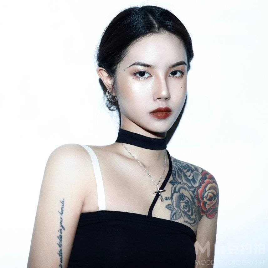 暗黑模特