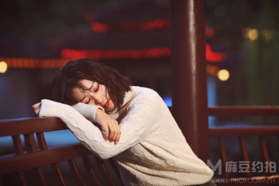 情绪模特