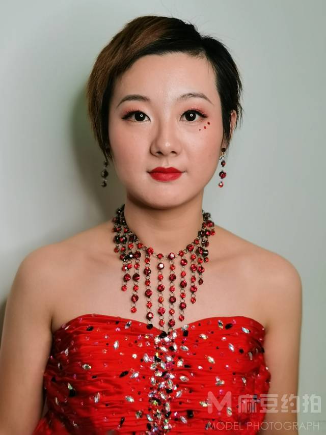 妆容模特