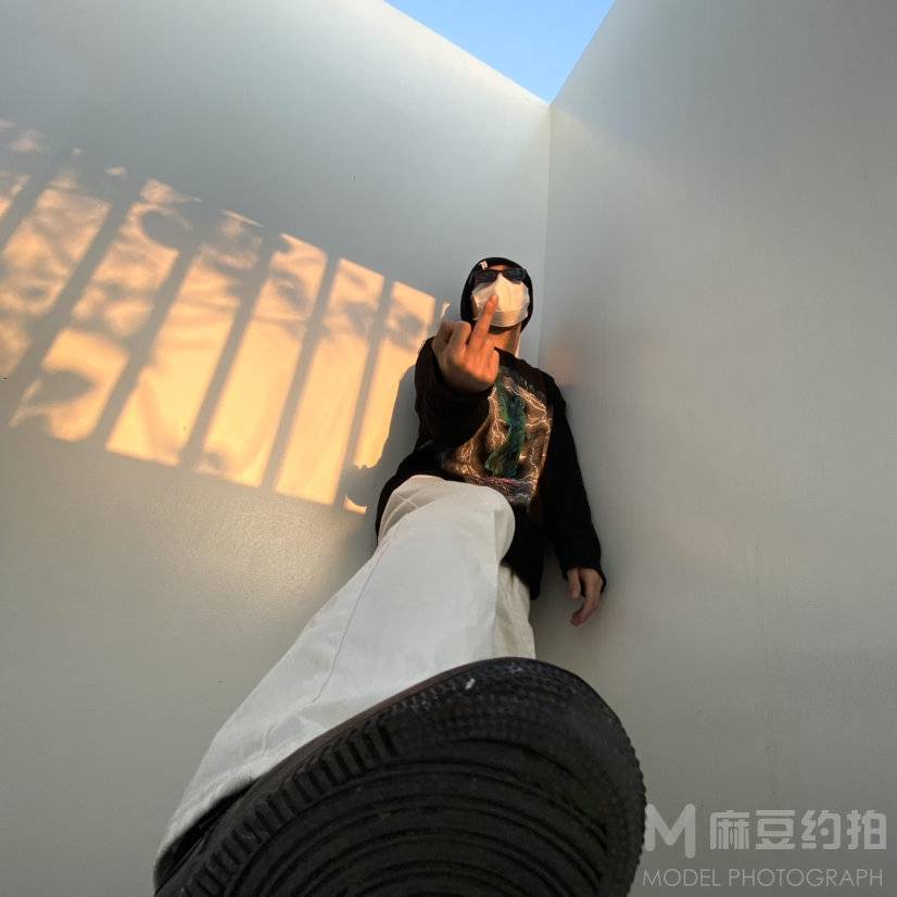 情绪模特