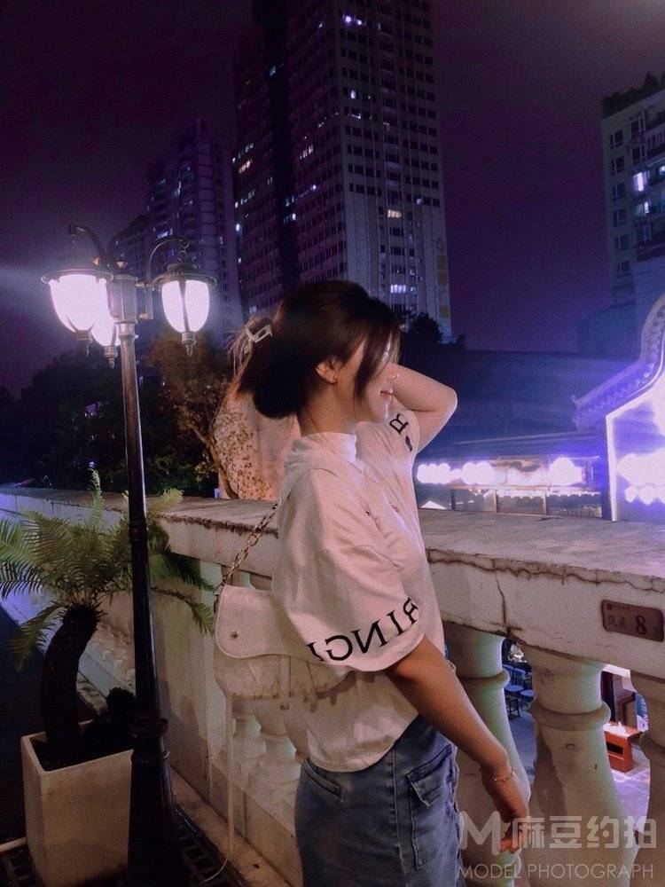 夜景模特