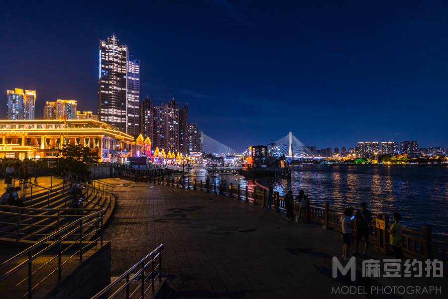 夜景模特