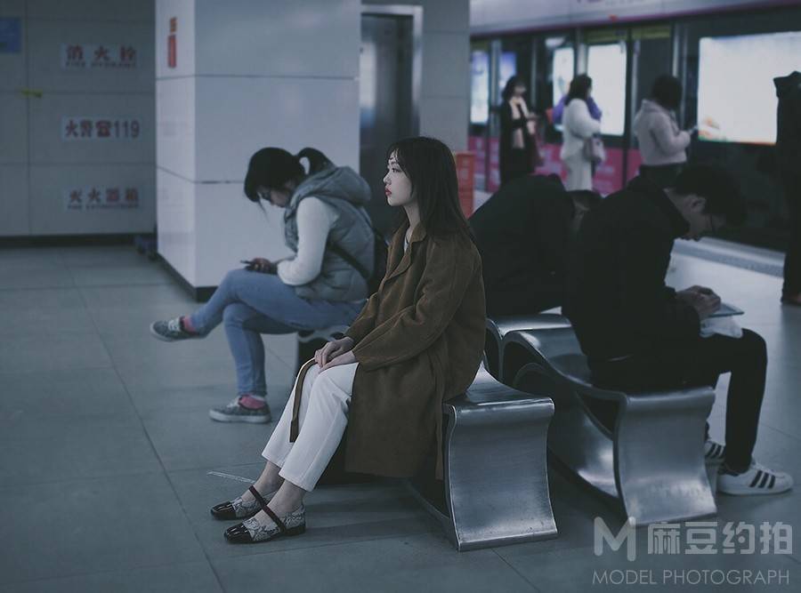 情绪模特