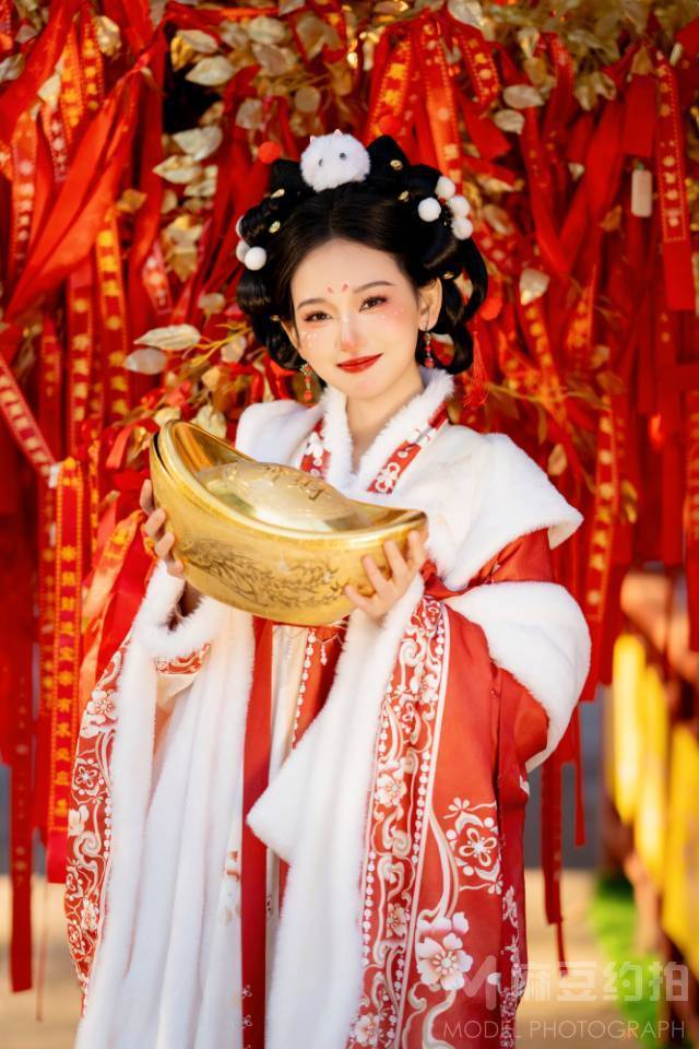 汉服模特