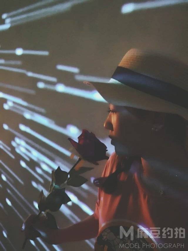 情绪模特